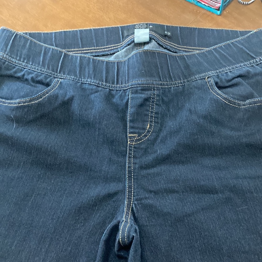 Torrid jeans size 2 R